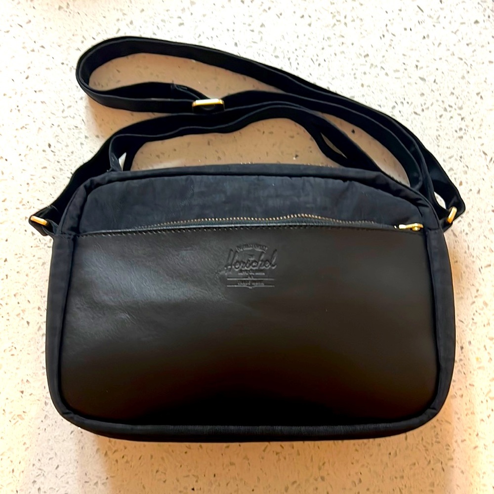 Herschel Cross Body Bag